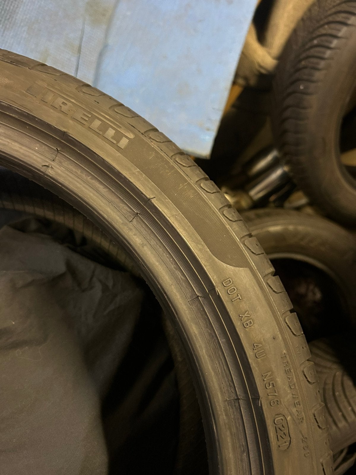 225 40 18, Autos : Pièces & Accessoires, Enlèvement, Pneu(s)