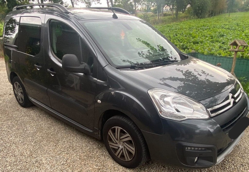 Citroën Berlingo AUTOMAAT 1.6BLUE HDI-EURO 6B-1STE EIG. 2017, Dealer onderhouden, Stof, 4 cilinders, 109 g/km