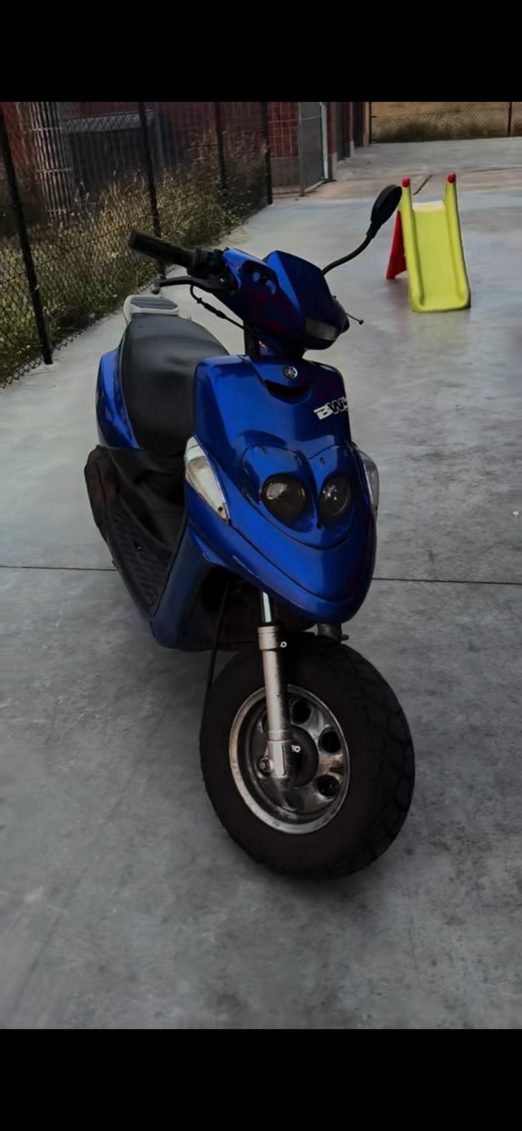 Basse Yamaha de nouvelle génération, Vélos & Vélomoteurs, Scooters | Yamaha, Enlèvement, Comme neuf