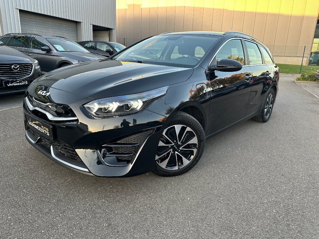 Kia Ceed SW, 1.6 benzine + elektrisch, plug-in hybride., Auto's, Dealer onderhouden, Stof, 1608 kg, 4 cilinders