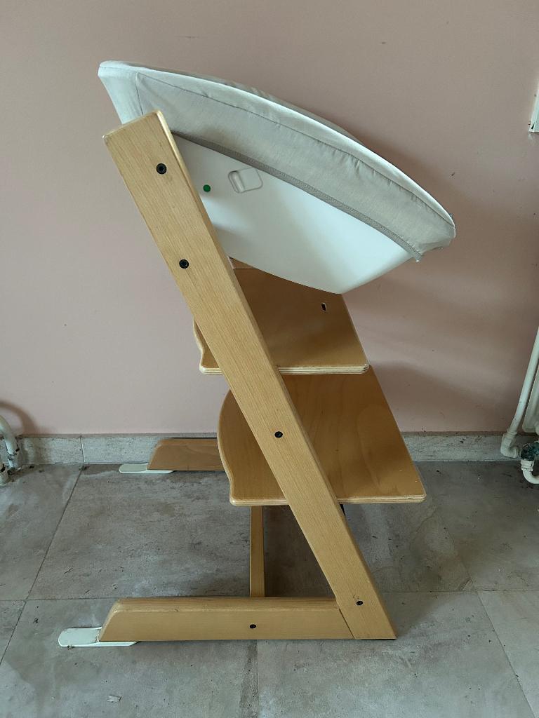 Stokke stoel met kuipje, Kinderen en Baby's, Kinderstoelen, Ophalen, Zo goed als nieuw, Meegroeistoel