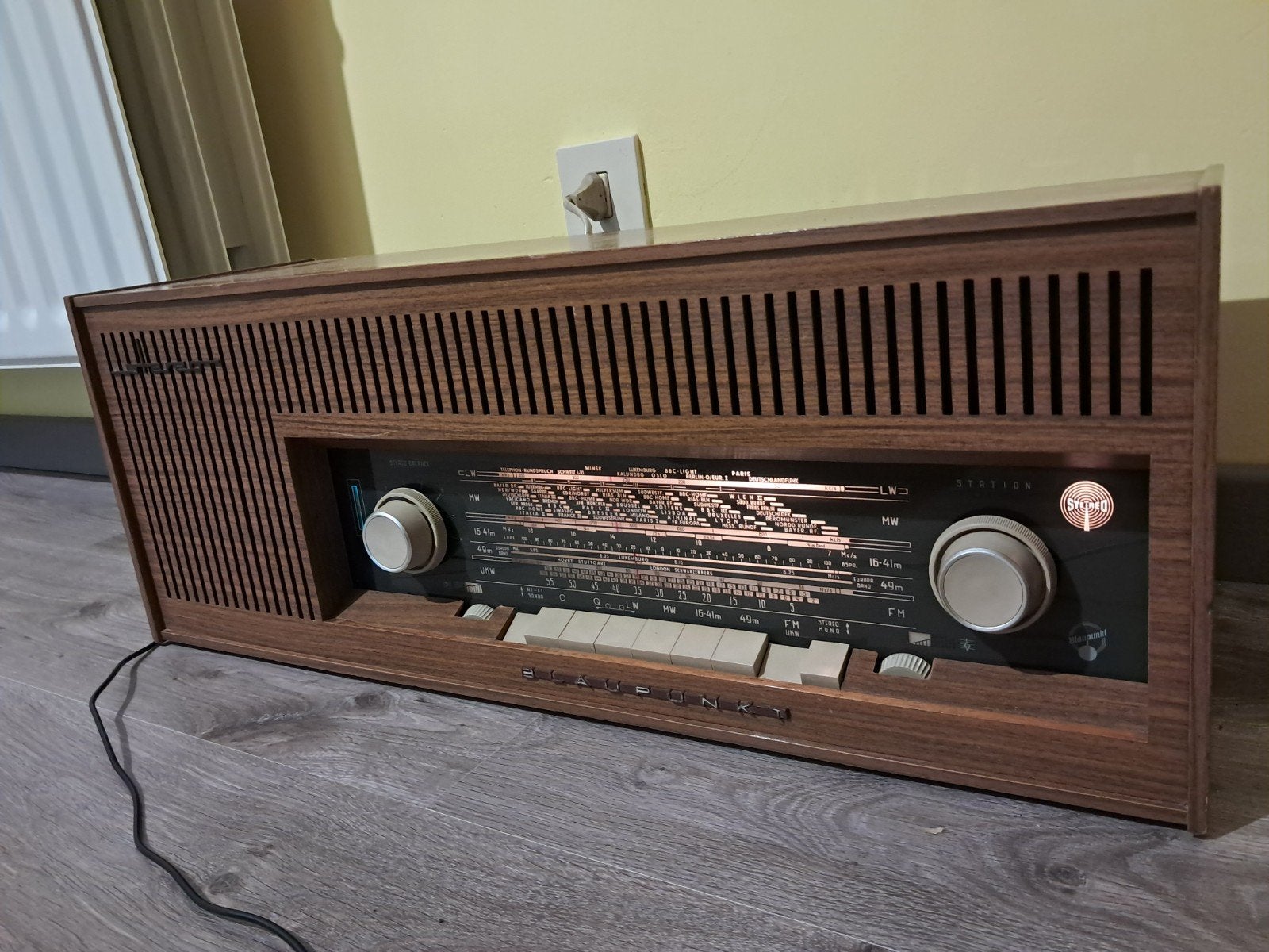 Vintage radio, Antiquités & Art, Enlèvement