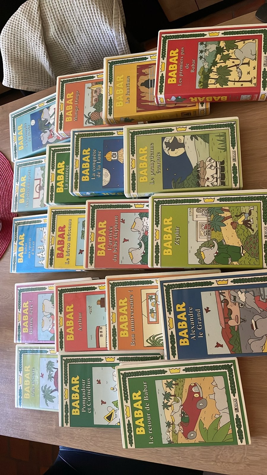 Cassettes vidéo de Babar VHS, CD & DVD, VHS | Enfants & Jeunesse, Dessin animé, Tous les âges, Français, Enlèvement