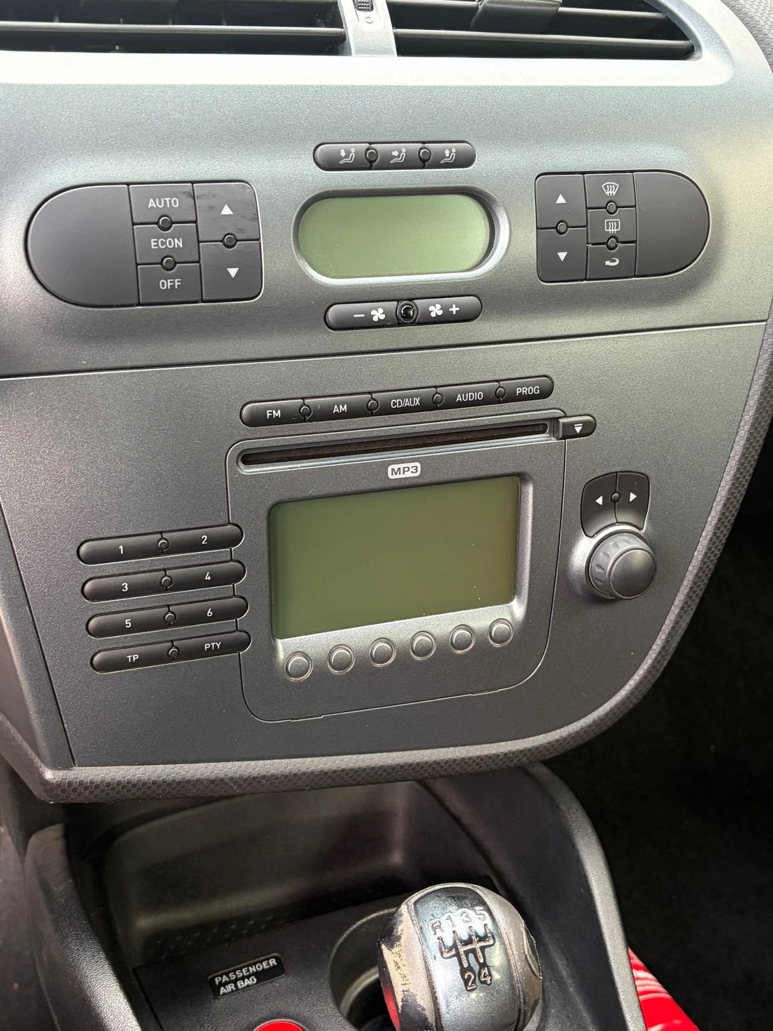 RÉSERVÉ : SEAT LEON 1.6BENZINE/79000km/AIRCO/LEZ OK/, Autos, 4 portes, Entreprise, 80 g/km, Tissu