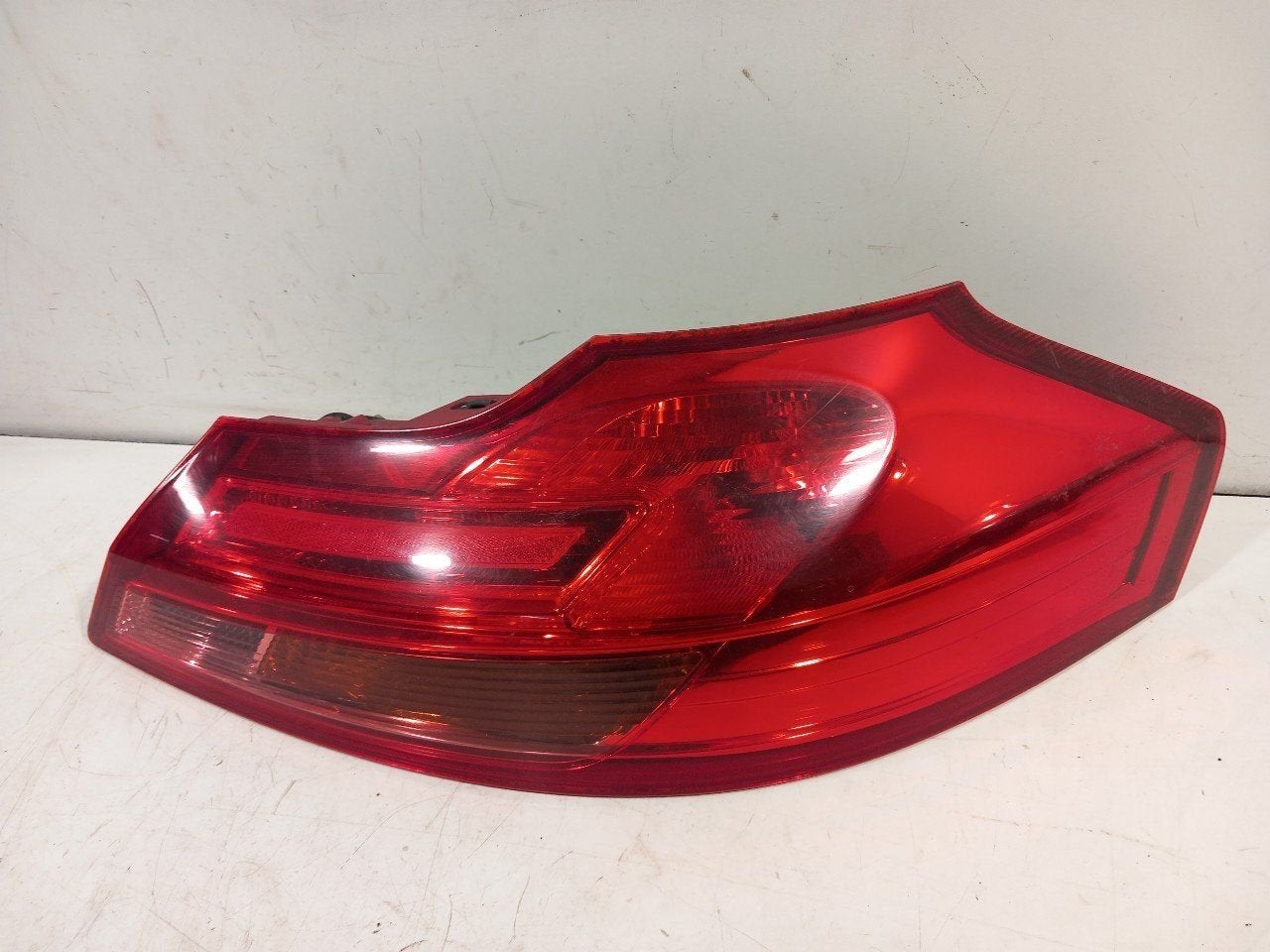 Achterlicht carrosserie rechts Opel Insignia, Onderdelen@venauto.nl, Van der Ven Autorecycling B.V., Ettenseweg 76, 4706 PB Roosendaal, The Netherlands