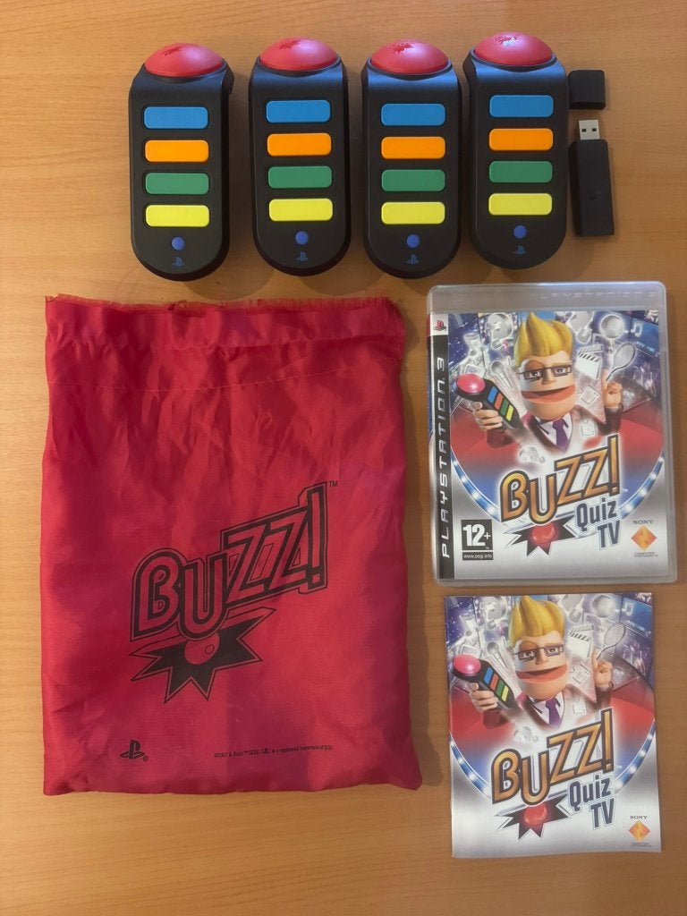 Buzz! Quiz TV PS3 + 2 draadloze buzzers, Games en Spelcomputers, Ophalen, Gebruikt, Overige genres, 2 spelers