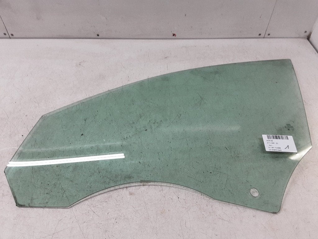VITRE AVANT GAUCHE Audi A5 Sportback (8TA) (01-2009/01-2017), Auto-Union-Straße  1,
85057  Ingolstadt, DE, Info@audi.de, Audi