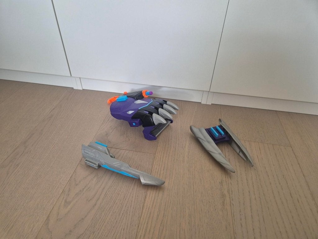 Black panther nerf inclusief 2 nerfpijltjes, Enlèvement ou Envoi, Comme neuf, Marvel
