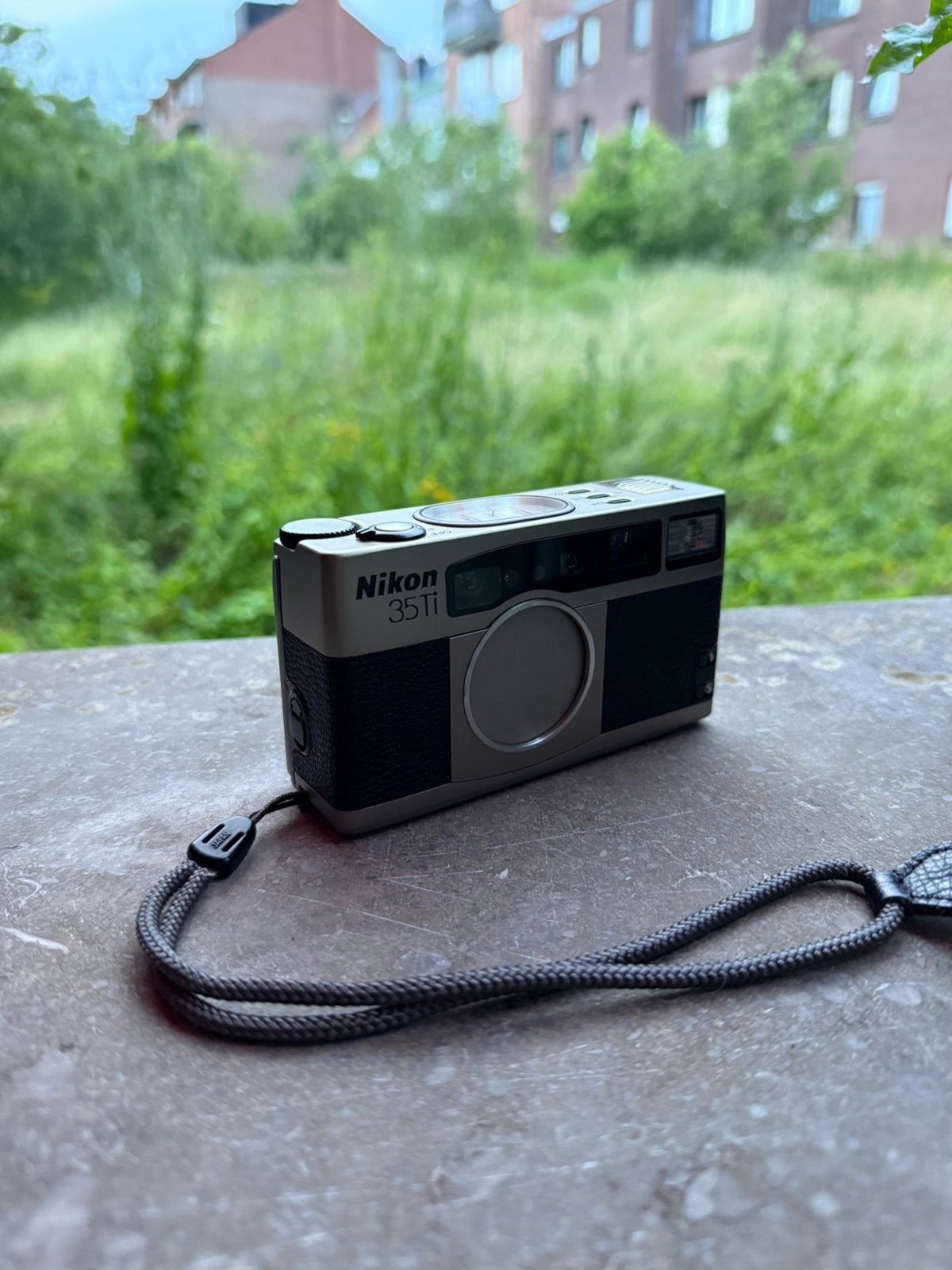 Nikon 35ti, TV, Hi-fi & Vidéo, Appareils photo analogiques, Comme neuf, Nikon, Enlèvement