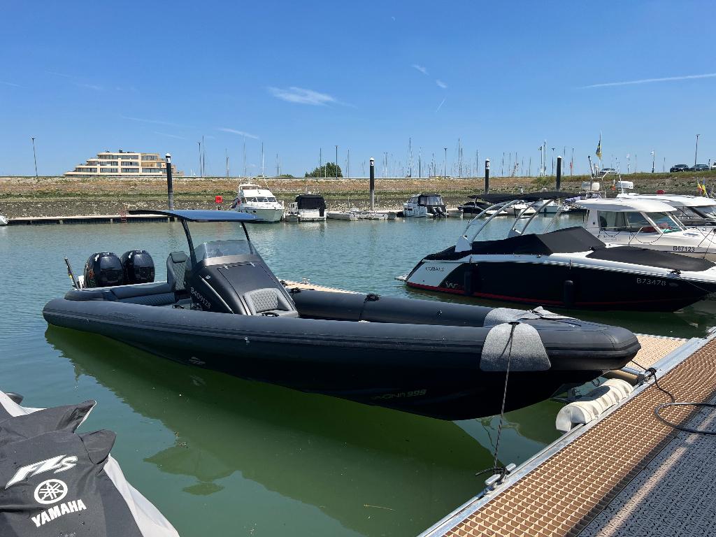 Technohull 999 SEAdna, Watersport en Boten, Ophalen, Overige materialen, Zo goed als nieuw, 200 pk of meer