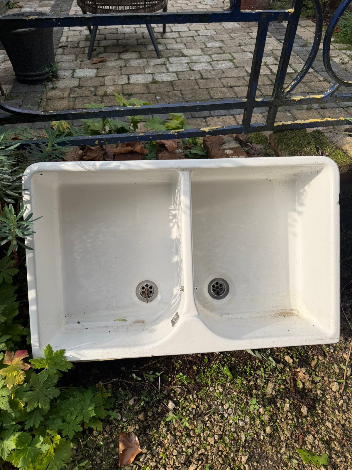 Dubbele uitgietbak porselein, Ophalen, Gebruikt, Wit