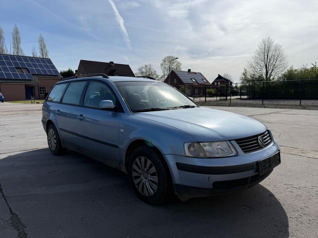 Volkswagen Passat 1.6 Benzine Automaat 111.500 km Bj 2000, Autos, Achat, Attache-remorque, Automatique, Particulier