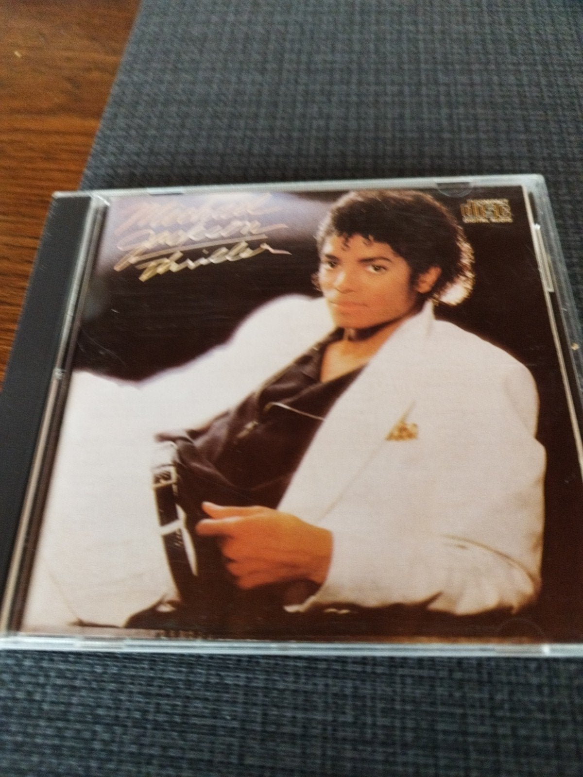 Thriller cd Michael Jackson brasil, Ophalen