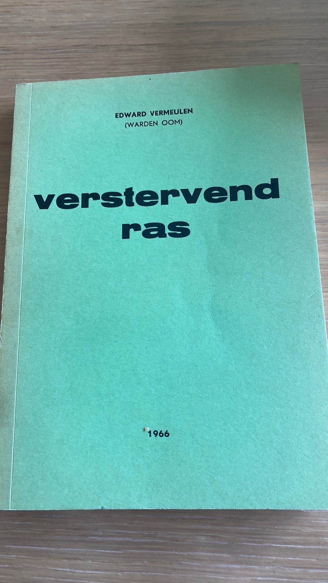 Verstervend ras van Edward Vermeulen, Ophalen, België, Zo goed als nieuw, Warden Oom