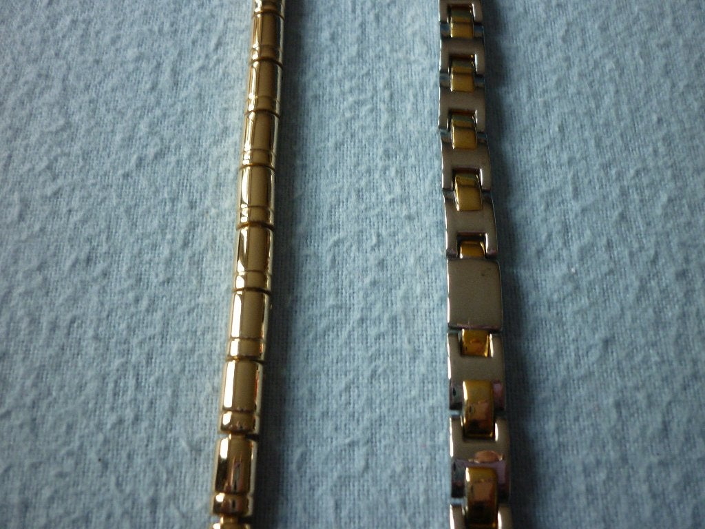 2 Armbanden in Verguld Goud, Handtassen en Accessoires, Armbanden, Ophalen of Verzenden, Nieuw, Goud, Staal