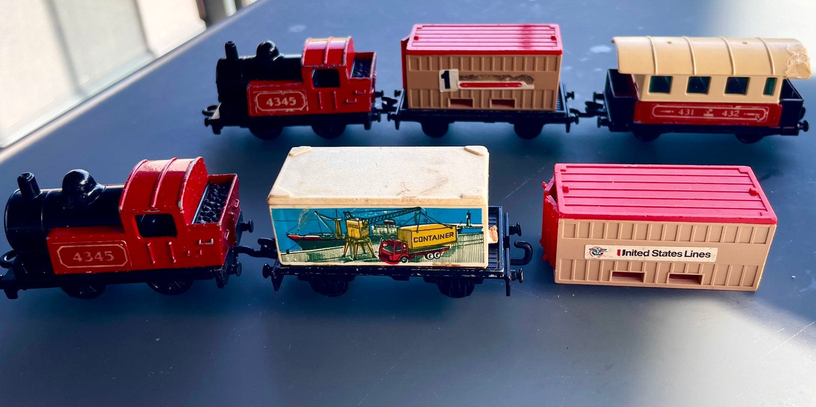 2 trains Matchbox Superfast vintage années 1970 +conteneurs, Enlèvement ou Envoi, Comme neuf, Wagon