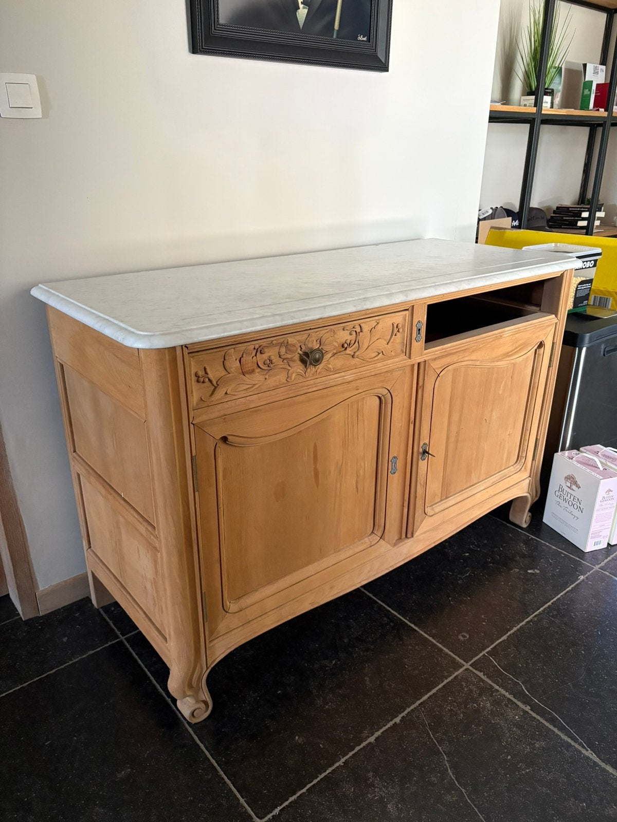 Antieke kast met marmer bovenblad, Ophalen, Gebruikt, 100 tot 150 cm, Met deur(en)