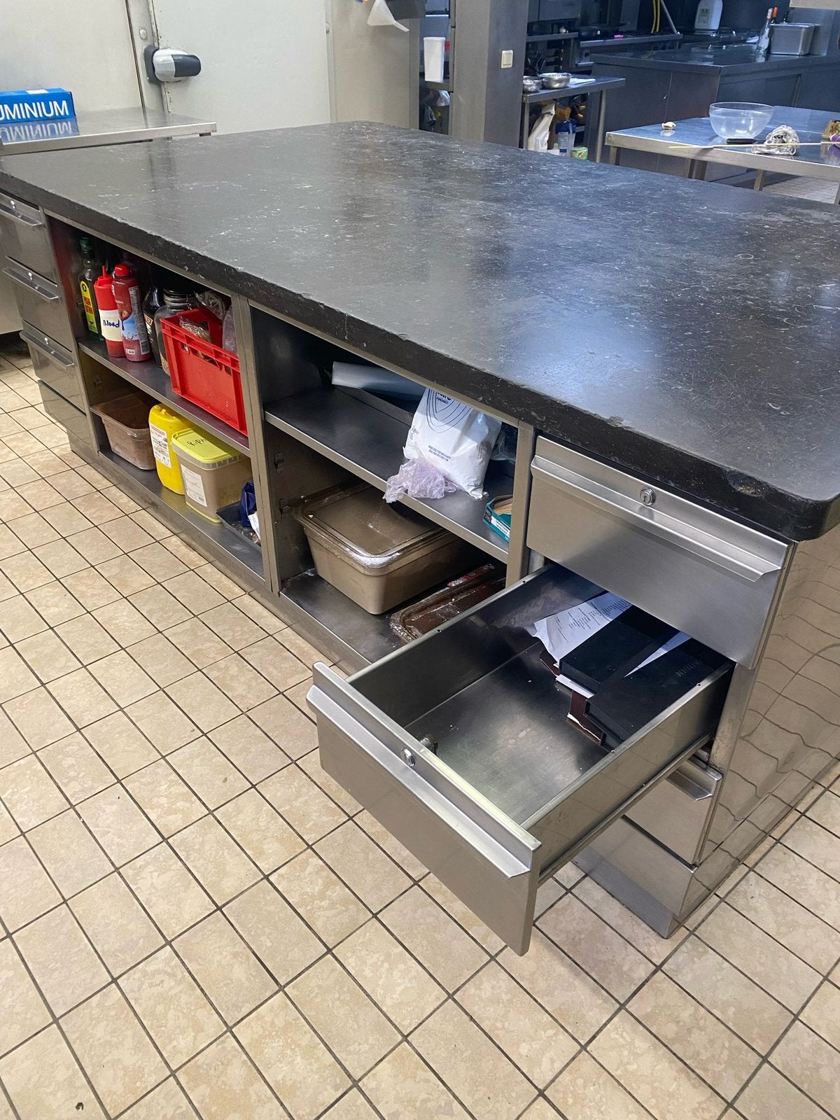 Werktafel industriele keuken marmeren blad, Ophalen, Gebruikt, 170 cm of meer