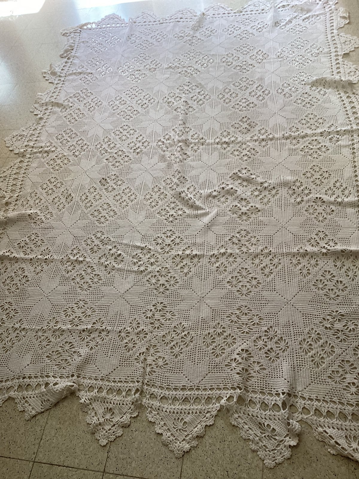 Handgehaakt vintage tafelkleed, Huis en Inrichting, 210 cm, Gebruikt, Ophalen of Verzenden, Gehaakt