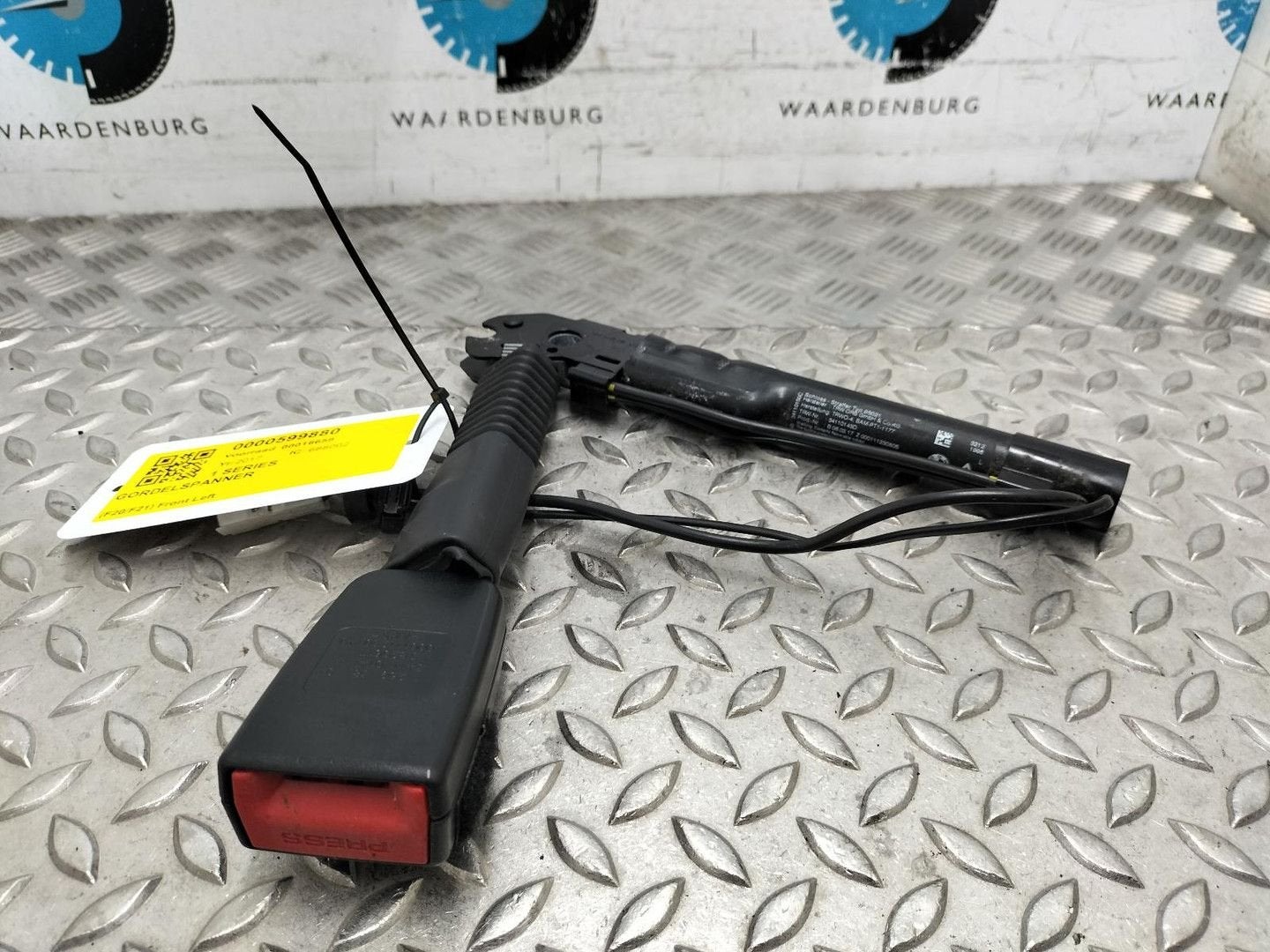 BMW 1 SERIES F20LCI M140I ENGELS VOERTUIG GORDELSPANNER 3411, Enlèvement ou Envoi, Utilisé, ARN reconnu
