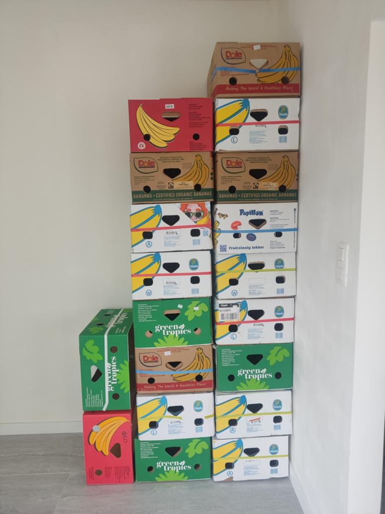 Bananendozen / verhuisdozen, Ophalen