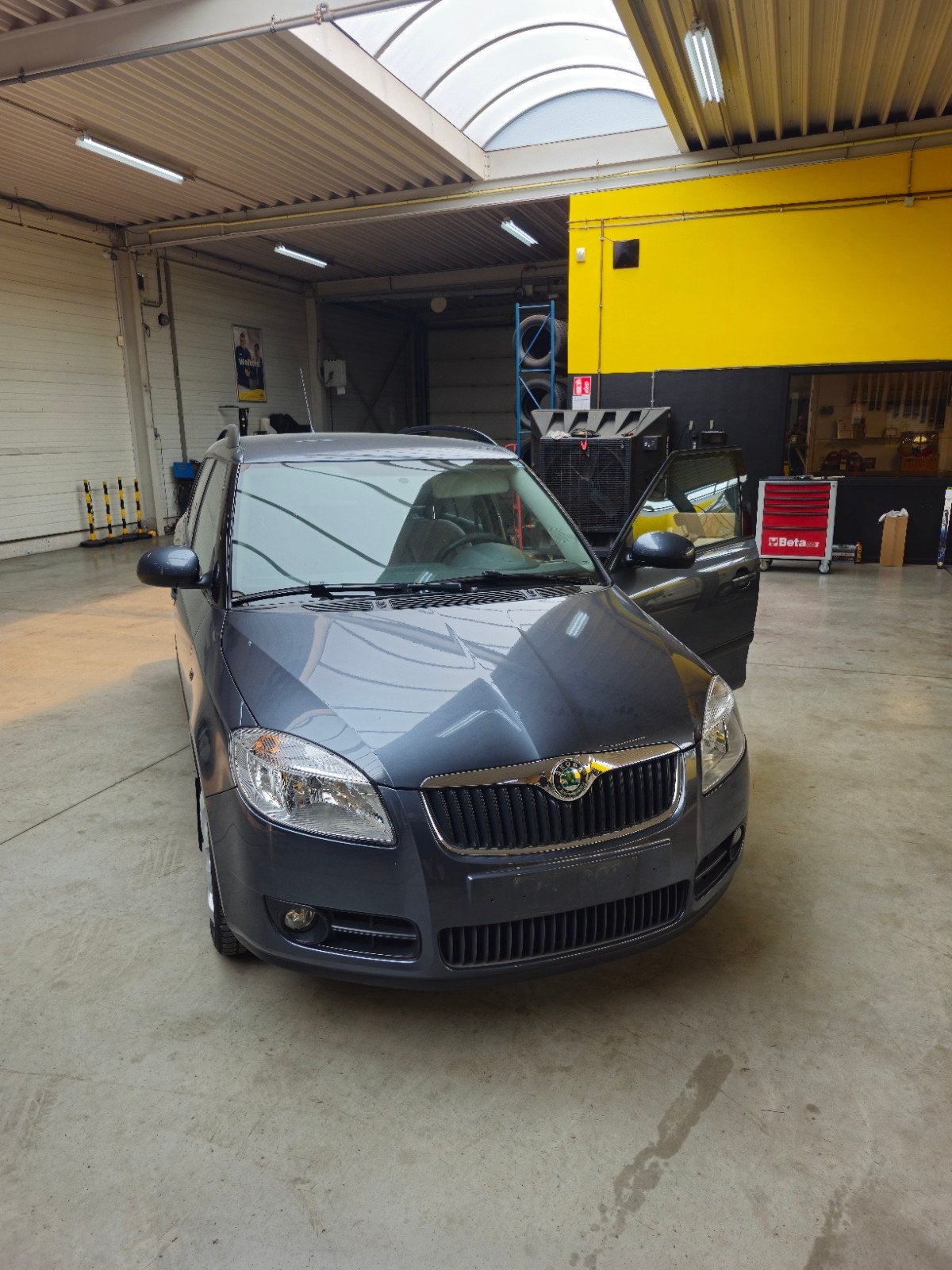 Skoda Fabia 1.4 TDI diesel, Autos, Argent ou Gris, Achat, Boîte manuelle, Noir