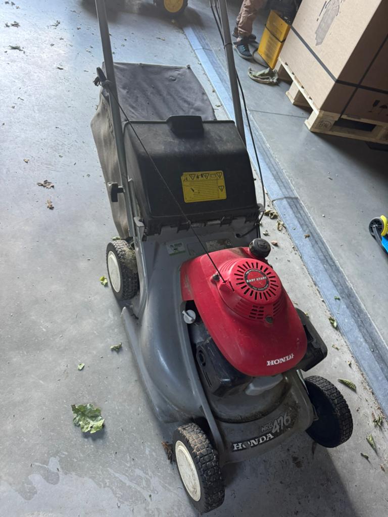 Tondeuse honda, Tuin en Terras, Grasmaaiers, Kooimesmaaier, Ophalen, Gebruikt, Benzine-grasmaaier