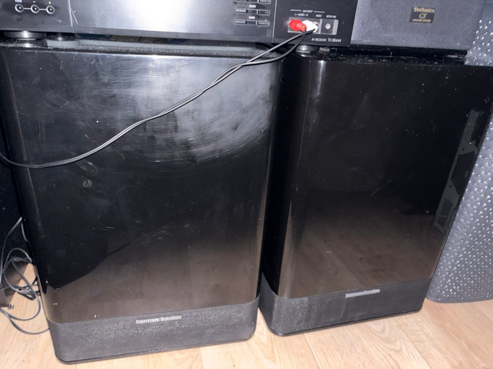 Te koop: 2 originele Harman Kardon subwoofers., Compatible son surround/home cinéma, Subwoofer, Enlèvement, Utilisé