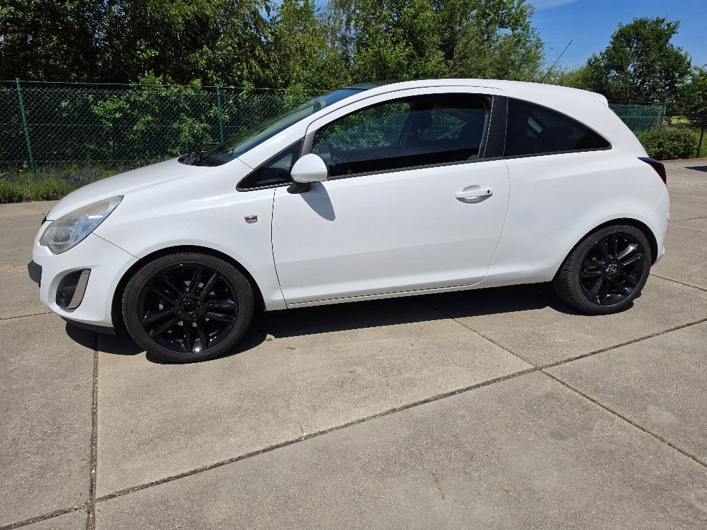 Opel Corsa 1.2i Black Edition Airco Gekeurd + Garantie, Auto's, Euro 5, 1229 cc, Bedrijf, Corsa