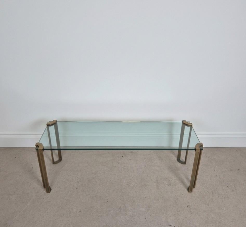 Designtafel Peter Ghyczy, Ophalen