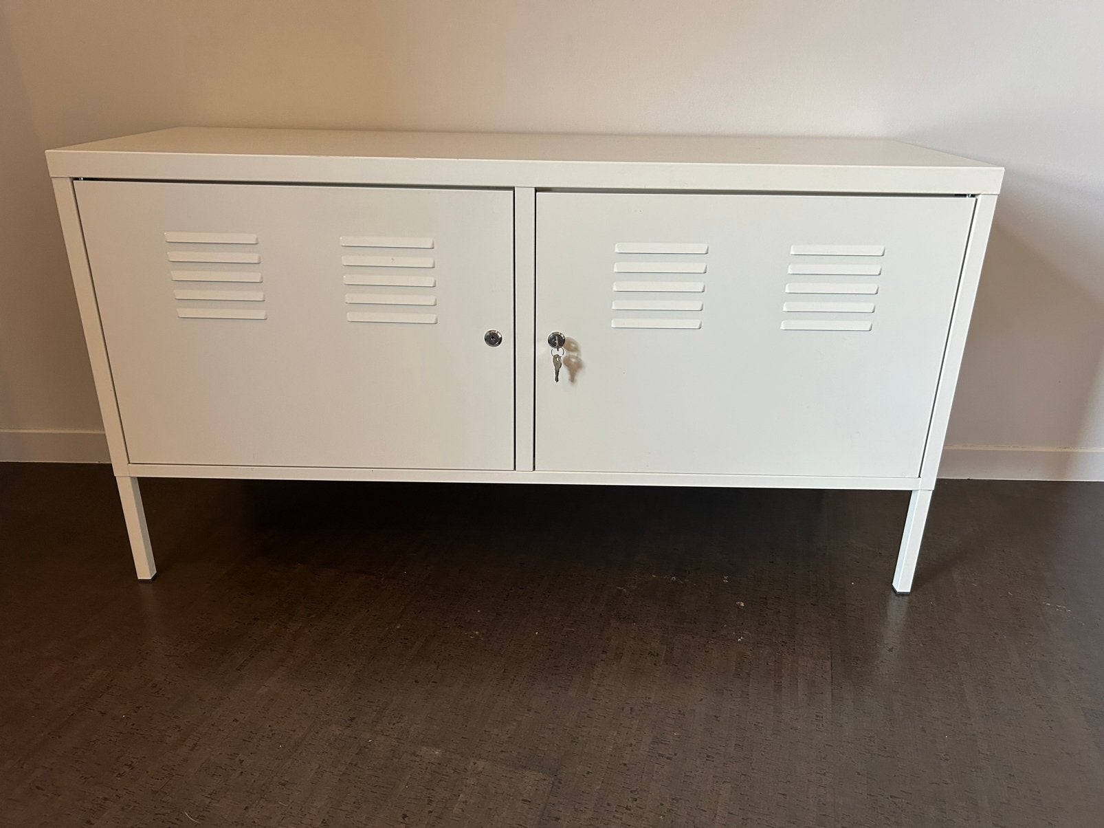 Armoire multimédia IKEA PS en métal blanc, Maison & Meubles, Enlèvement, Comme neuf