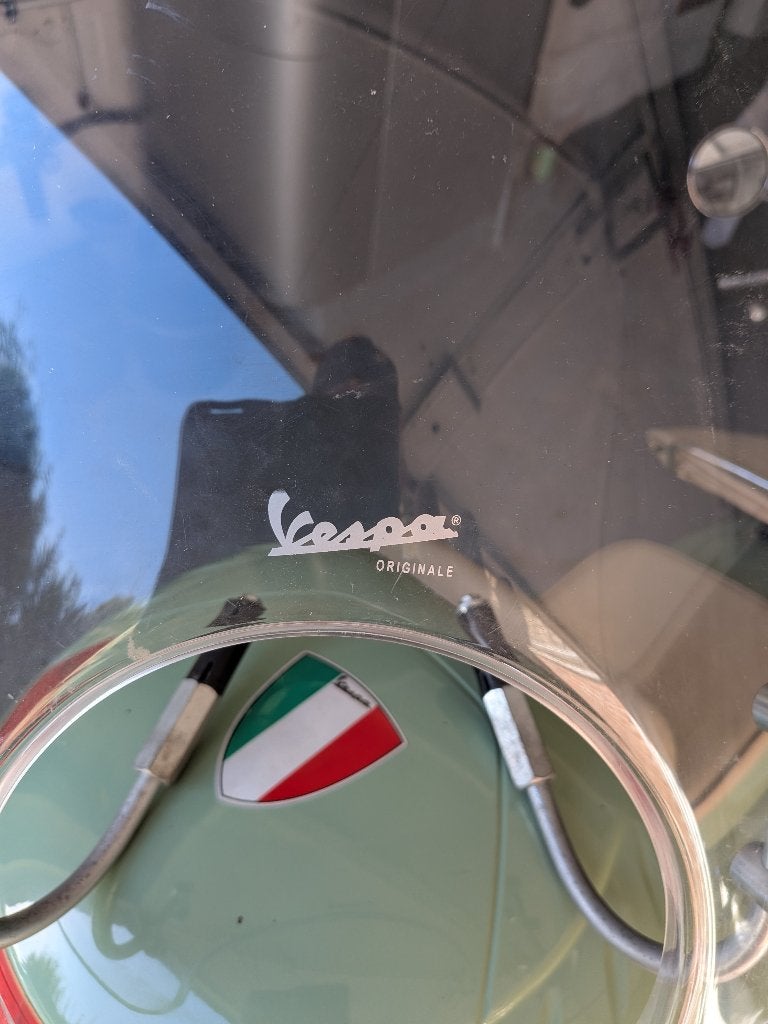 pare-brise Vespa d'origine, Vélos & Vélomoteurs, Enlèvement, Comme neuf, Vespa