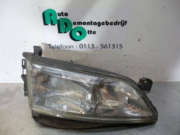 Phare droit d'un Opel Vectra (Vectra B 95-), -, Opel, 3 mois de garantie, Utilisé