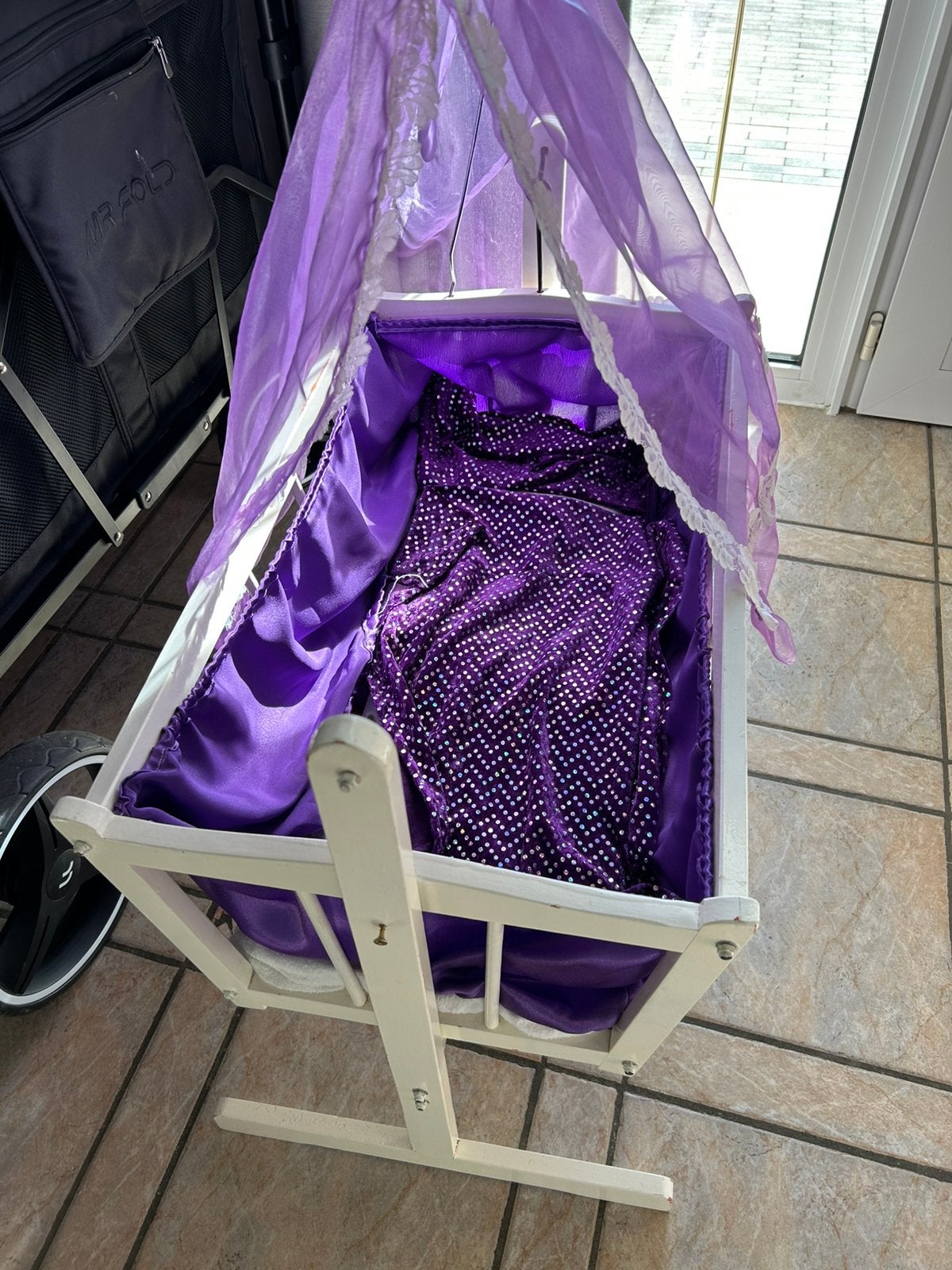 Poppenbed, Ophalen, Zo goed als nieuw, Babypop