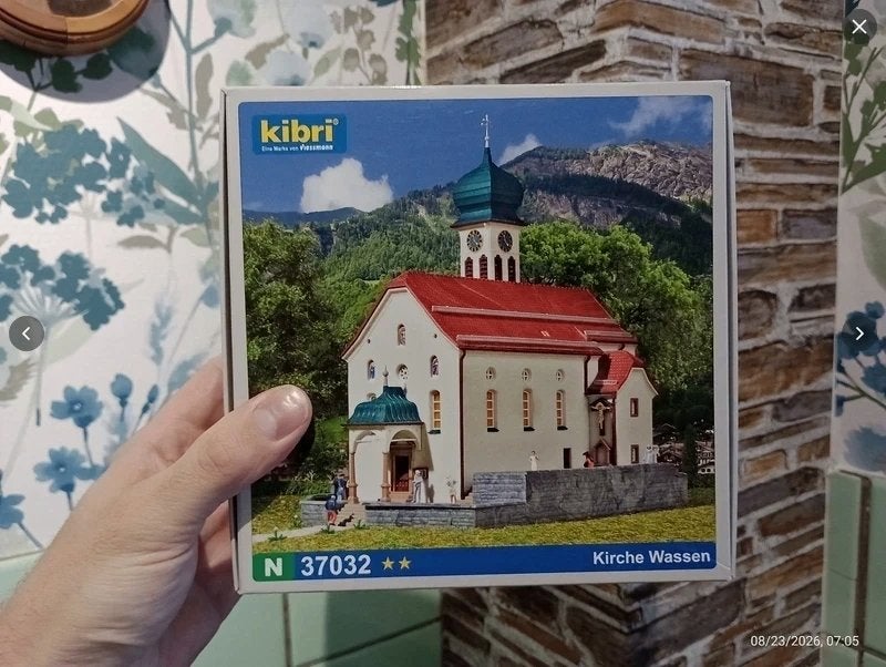 Kibri 37032 echelle N église de village maquette modelisme, Enlèvement ou Envoi, Neuf, Pont, Tunnel ou Bâtiment, Autres marques