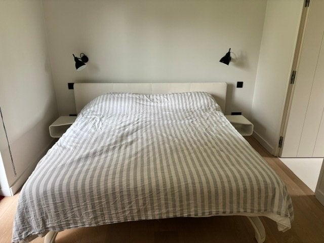 Tweepersoonsbed, Ophalen, Verstelbaar, Zo goed als nieuw, 180 cm