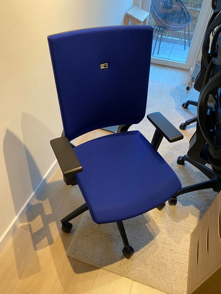Bureaustoel viasit, Ophalen, Zo goed als nieuw, Bureaustoel