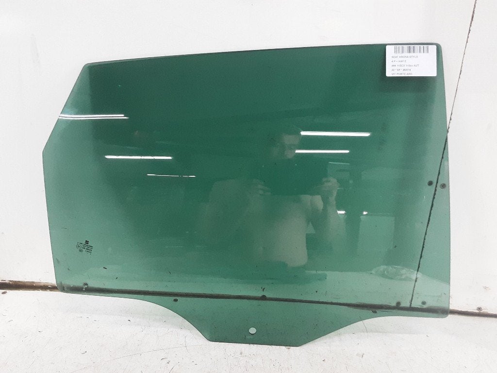 VITRE ARRIERE DROITE Seat Arona (KJX) (01-2017/-), Seat Deutschland GmbH, Service@seat.de, Utilisé, Seat