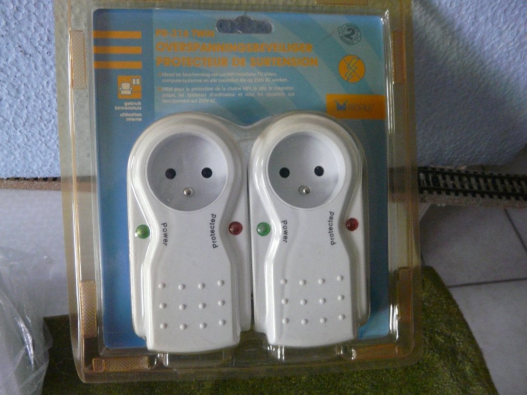 Nieuwe set: PR-316 Profile Twin overspanningsbeveiliger, Ophalen, Nieuw