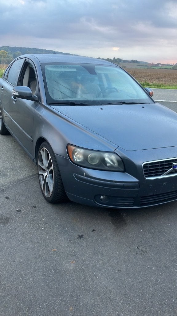 à vendre pour des agencements ou des pièces de rechange, Achat, Entreprise, https://public.car-pass.be/8610-2965-2048
