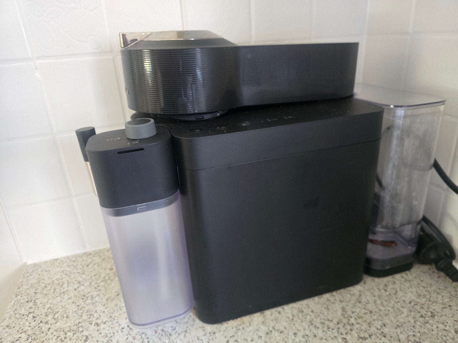 Koffiemachine Nespresso Vertuo Lattissima Matte Black & Glos, Ophalen