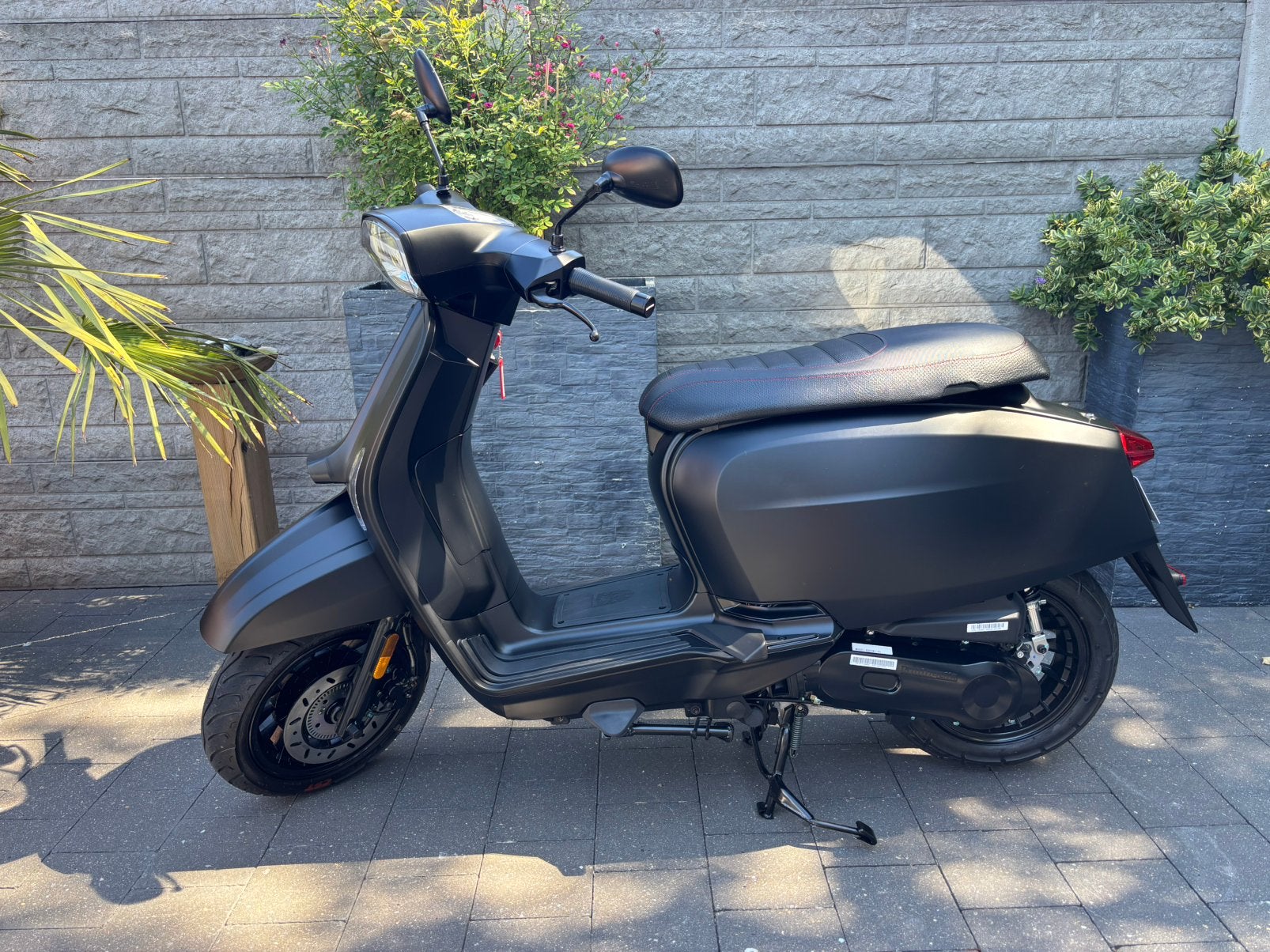 Trottinette Lambretta V50 neuve, Enlèvement, Essence