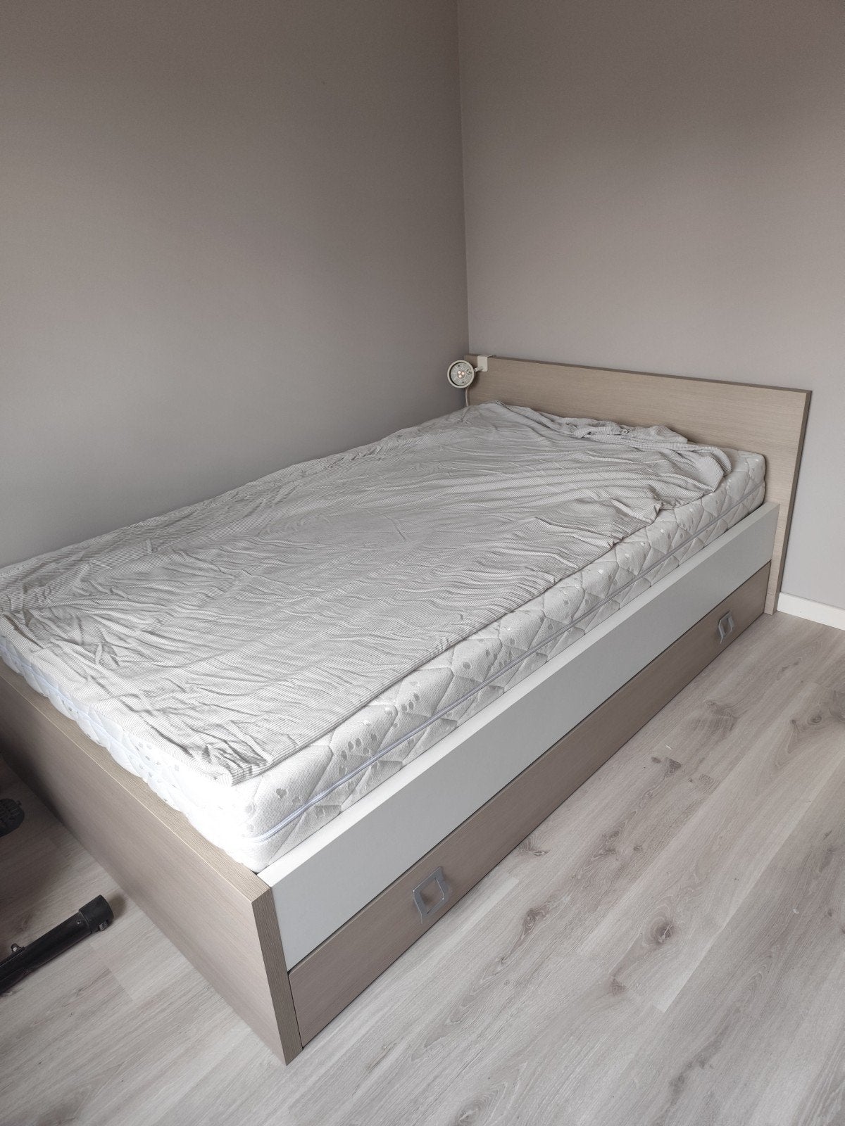bed (twijfelaar)met schuif eronder.  Matras en nachtkast, Maison & Meubles, Queen size, Enlèvement, Utilisé, 120 cm