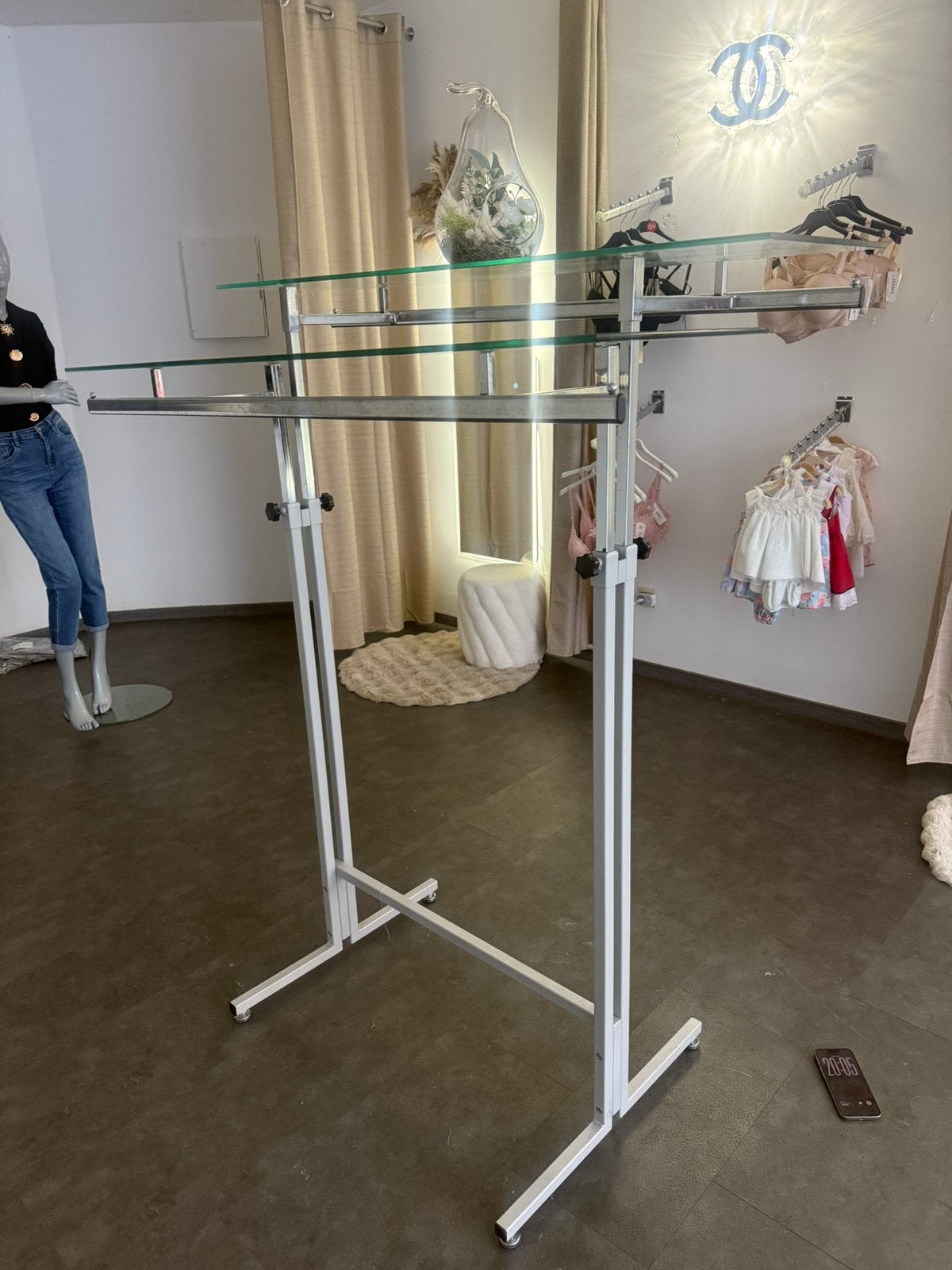 Penderie professionnelle, Enlèvement, Comme neuf