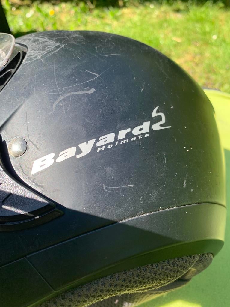 Motorhelm BAYARD, Motoren, Ophalen