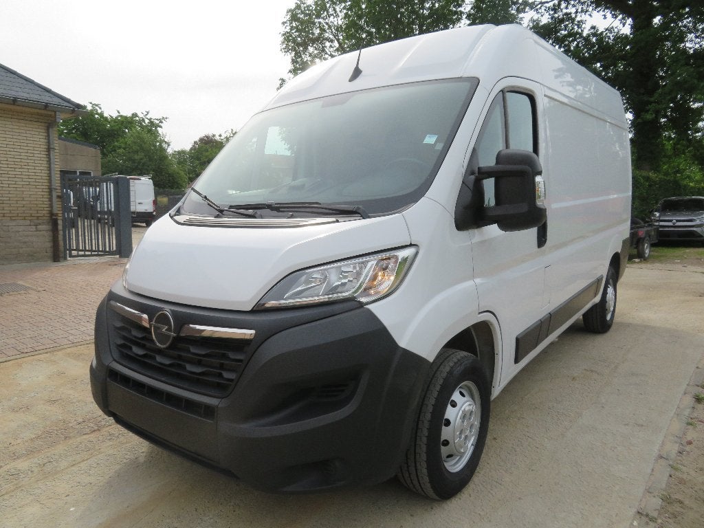 Opel Movano 2.2Turbo D - L2H2 - 25.584km - 2023 - €6d, Auto's, Bestelwagens en Lichte vracht, 4 cilinders, 2500 kg, Wit, Bedrijf