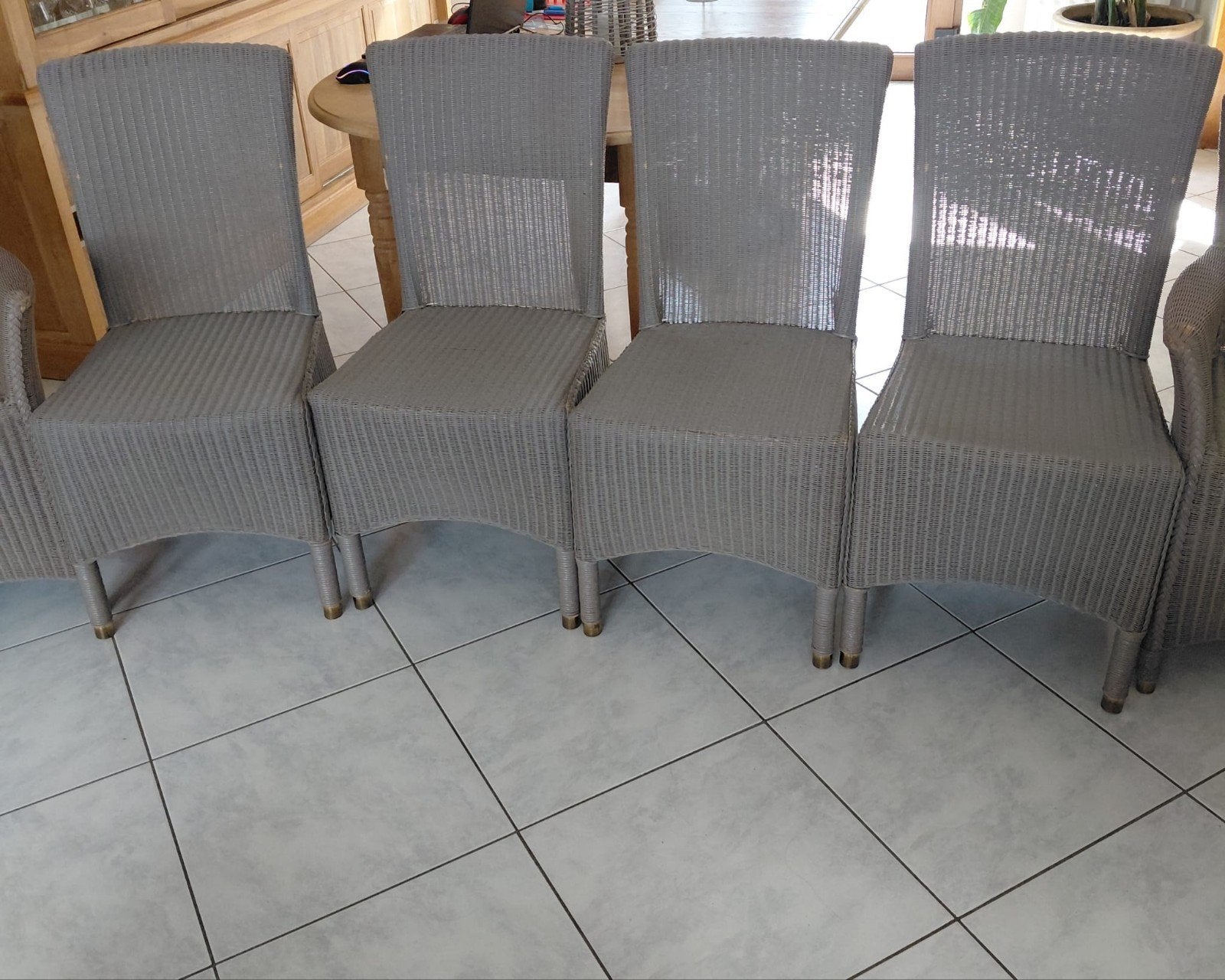 quatres chaises et deux fauteuils en rotin gris, Maison & Meubles, Gris, Osier ou Rotin, Comme neuf, Enlèvement