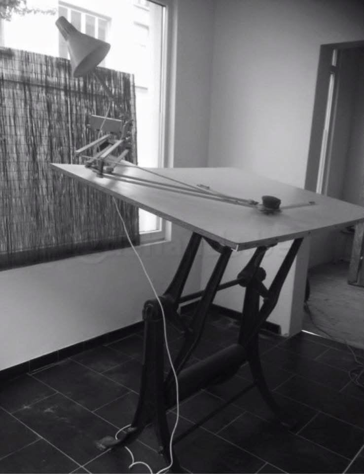 Zware gietijzeren teken tafel, ISIS Lineal en Lamp, Ophalen, Gebruikt, 150 cm, Metaal