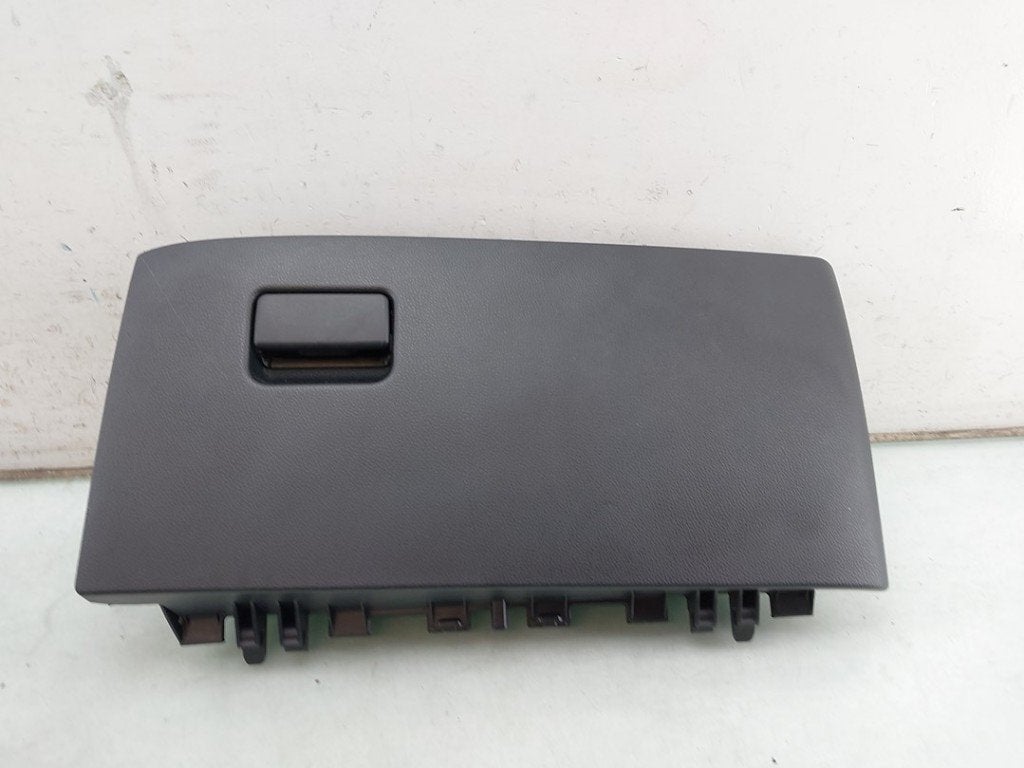 COMPARTIMENT A GANTS Toyota Yaris IV (P21 / PA1 / PH1), Kundenbetreuung@toyota.de, Toyota, Utilisé, Toyota-Allee 2
50858  Köln, DE