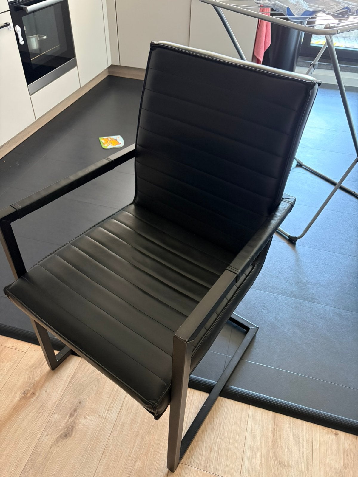 Eetkamer stoelen zsm weg!, Ophalen, Zwart, Leer, Zo goed als nieuw